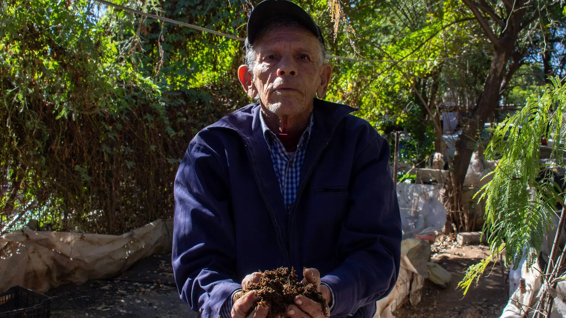 Juntos Crecemos Lombriscomposta y pie de cria de lombriz Alberto Ruiz Lara - Mike Acosta (5) (1)